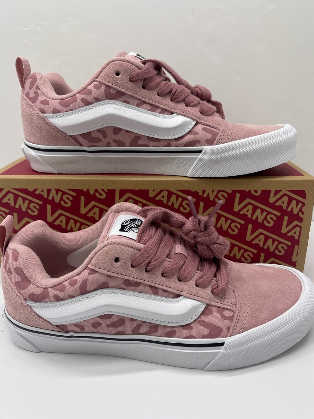 Vans WMNS Knu Skool
LEOPARD Misty Mauve
VN000D2TFPR Sneakers Skate
Leopard - Picture 1 of 15
